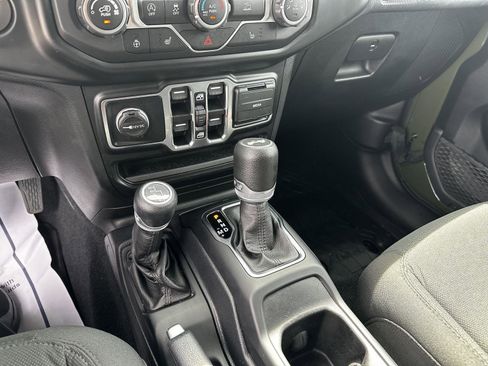 Used 2021 Jeep Wrangler Unlimited Sport AWD/4WD image 17