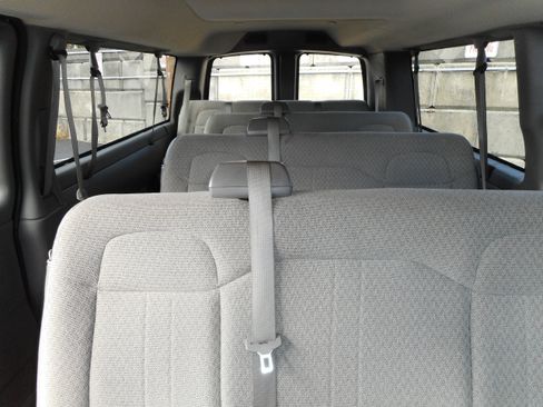 Used 2016 Chevrolet Express 3500 LT w/ LT Preferred Equipment Group image 21