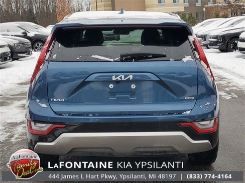 Certified 2023 Kia Niro SX Touring image 5