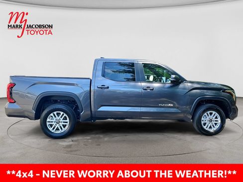 Used 2025 Toyota Tundra SR5 w/ SR5 Premium Package AWD/4WD image 8