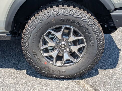 New 2025 Ford Bronco Badlands image 11