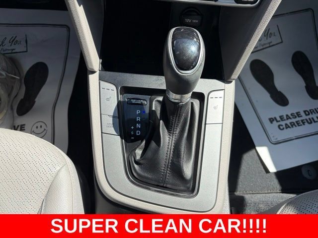 Used 2020 Hyundai Elantra Limited FWD image 23