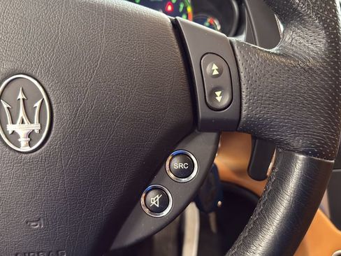 Used 2015 Maserati GranTurismo Convertible RWD image 43