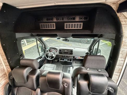Used 2023 Mercedes-Benz Sprinter 1500 image 28