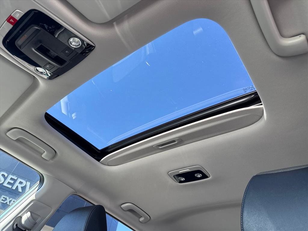 Certified 2025 Kia Seltos EX w/ EX Sunroof Package AWD/4WD image 24