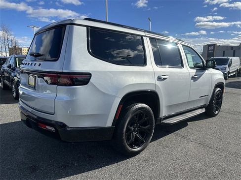 Used 2023 Jeep Wagoneer Series II image 5