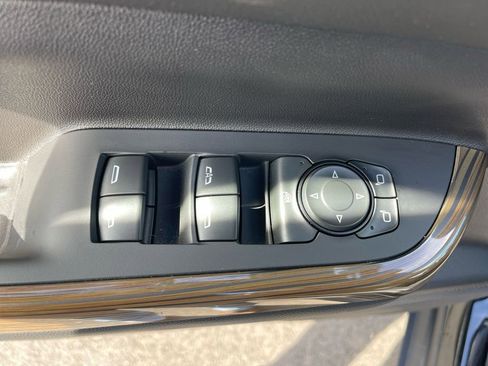 Used 2022 GMC Acadia SLE w/ Driver Convenience Package image 27