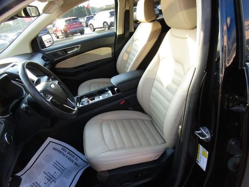 Used 2020 Ford Edge SEL w/ Convenience Package image 9