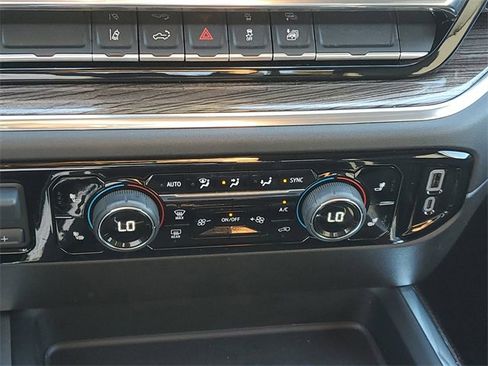 Used 2025 Chevrolet Silverado 2500 LT image 30