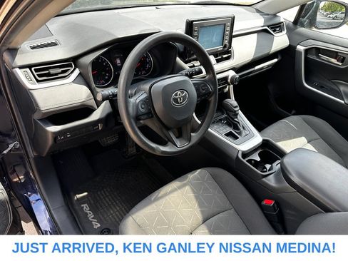 Used 2020 Toyota RAV4 XLE w/ Convenience Package AWD/4WD image 9