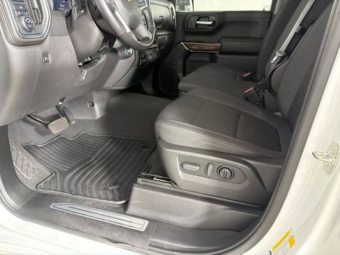 Used 2022 Chevrolet Silverado 1500 LT w/ Convenience Package II AWD/4WD image 9