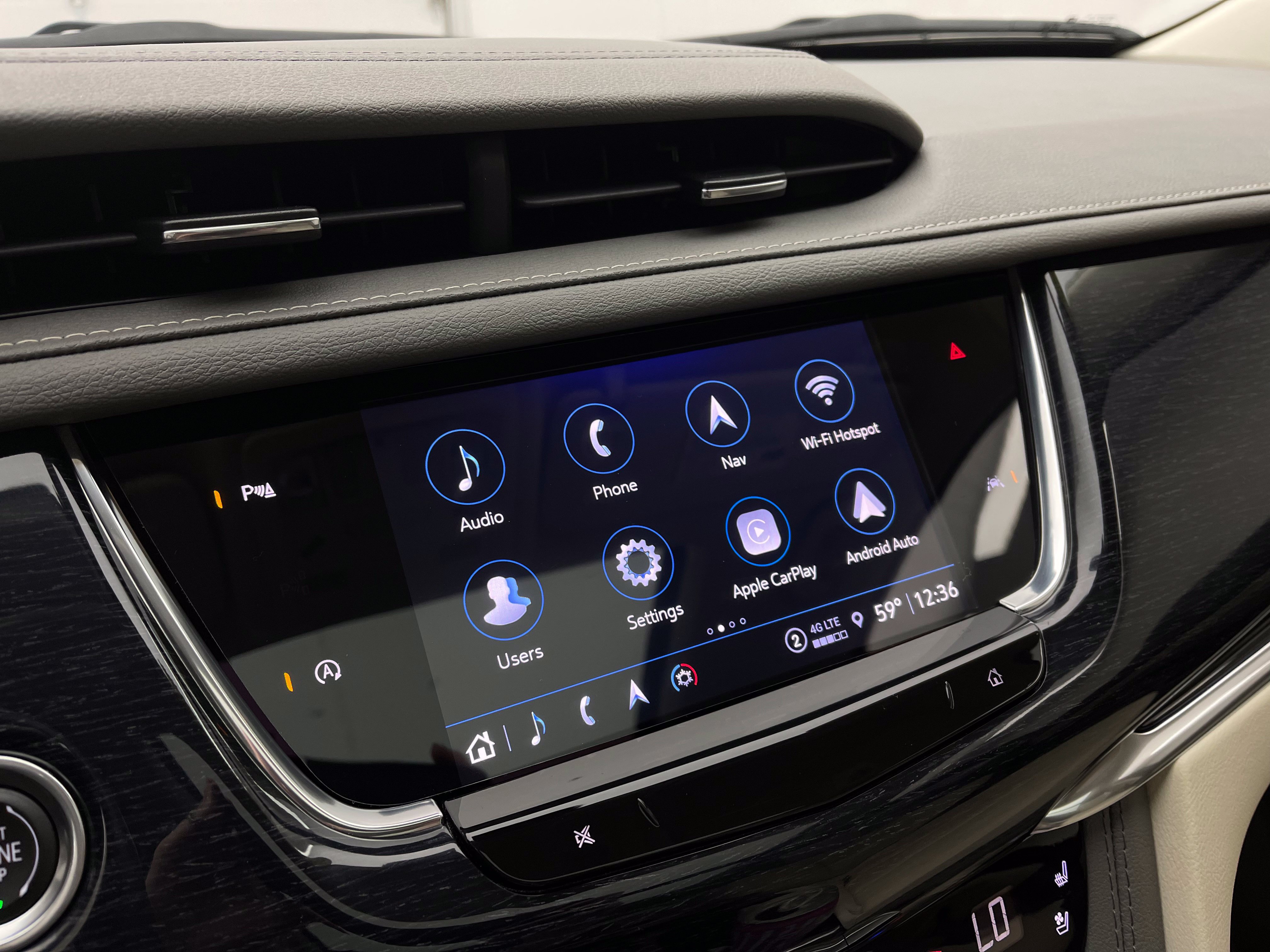 Used 2024 Cadillac XT6 Premium Luxury FWD image 28