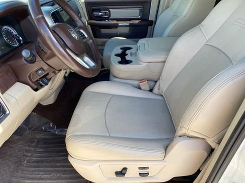 Used 2017 RAM 1500 Laramie AWD/4WD image 10