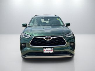 Used 2024 Toyota Highlander Platinum video 2