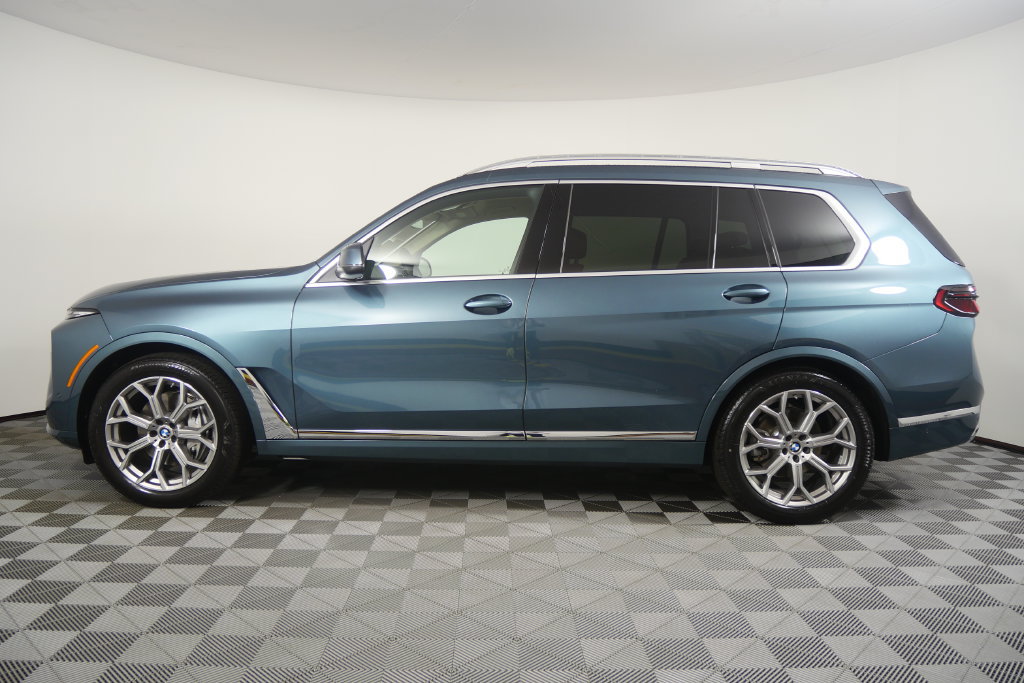 Certified 2024 BMW X7 xDrive40i AWD/4WD image 2