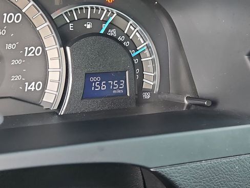 Used 2014 Toyota Camry SE FWD image 19