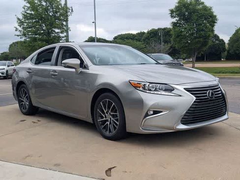 Used 2016 Lexus ES 350 w/ Luxury Package w/Wood Trim FWD image 3