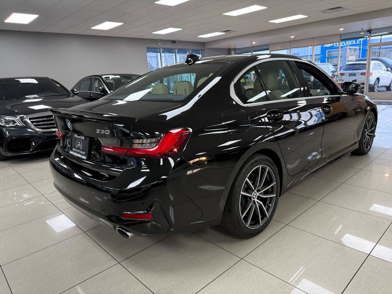 Used 2020 BMW 330i Sedan w/ Convenience Package RWD image 3