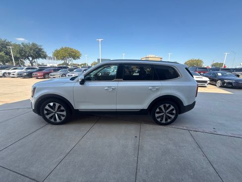 Used 2020 Kia Telluride S w/ S 8 Passenger Seating Package AWD/4WD image 3