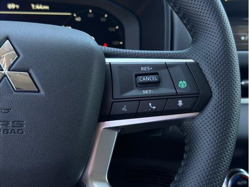 New 2026 Mitsubishi Outlander SE AWD/4WD image 18