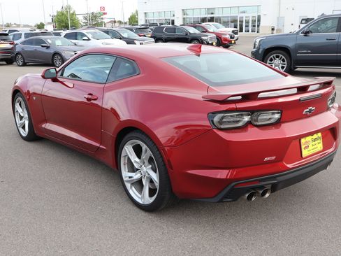 Used 2019 Chevrolet Camaro SS RWD image 5