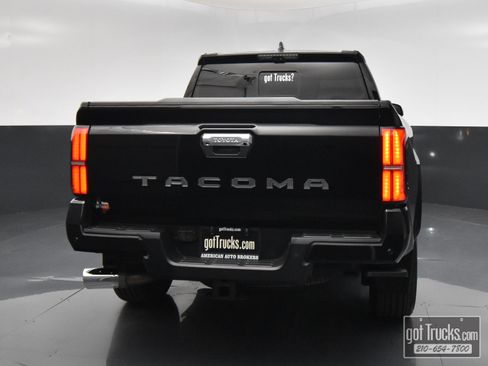 Used 2024 Toyota Tacoma Limited w/ Limited Package (LT) AWD/4WD image 6