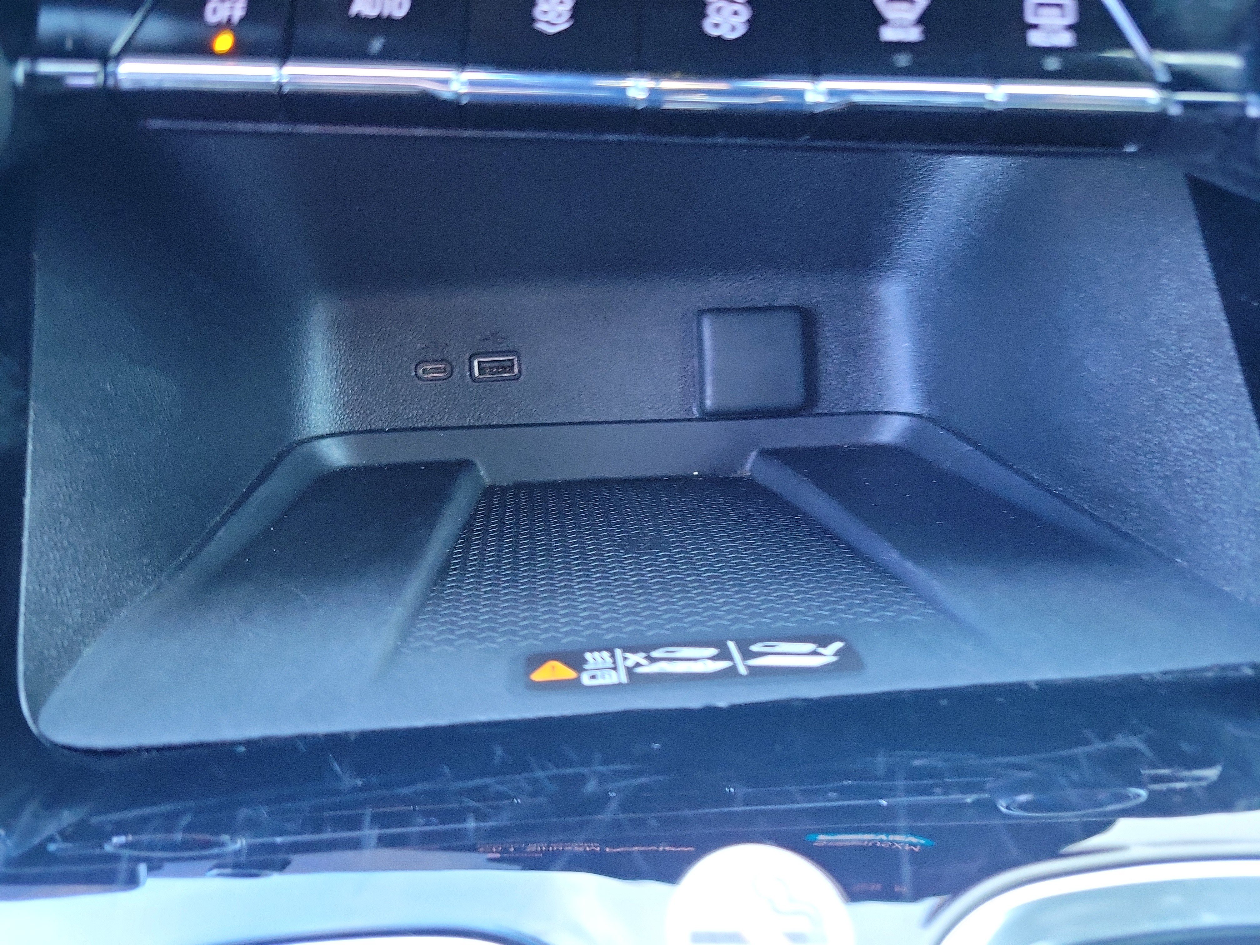 Used 2025 Chevrolet Traverse LT AWD/4WD image 30