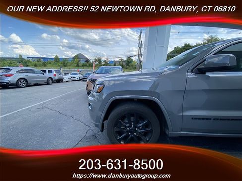 Used 2019 Jeep Grand Cherokee Altitude AWD/4WD image 3