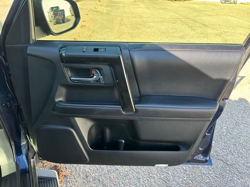 Used 2019 Toyota 4Runner TRD Off-Road Premium image 32