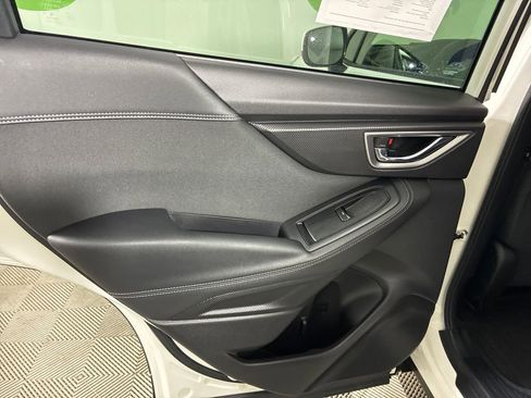 Used 2024 Subaru Forester Premium image 28