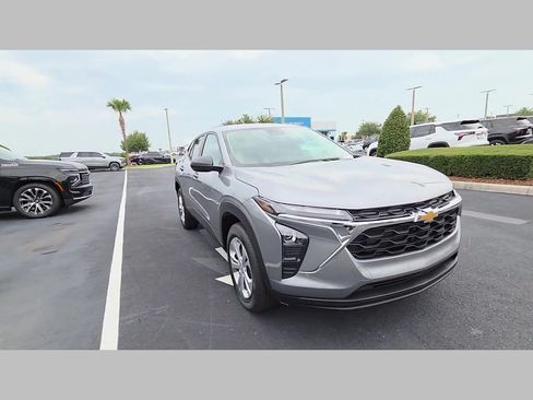 New 2026 Chevrolet Trax LS w/ Driver Confidence Package FWD image 23