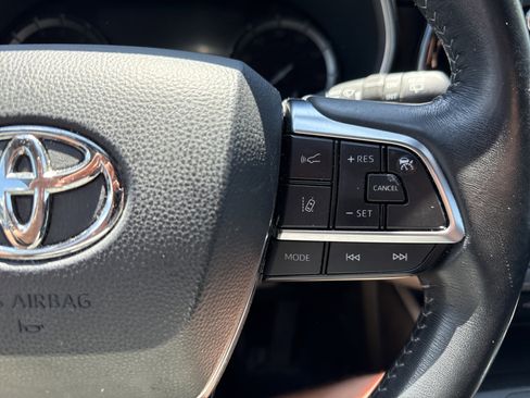 Used 2021 Toyota Highlander XSE AWD/4WD image 20