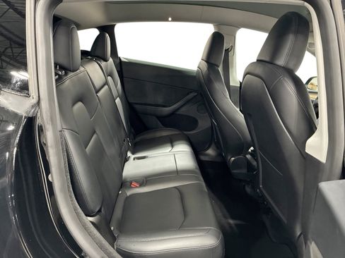 Certified 2023 Tesla Model Y Long Range AWD/4WD image 11