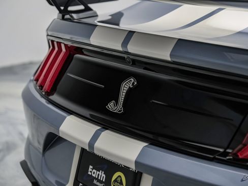 Used 2022 Ford Mustang Shelby GT500 w/ Carbon Fiber Track Pack RWD image 18