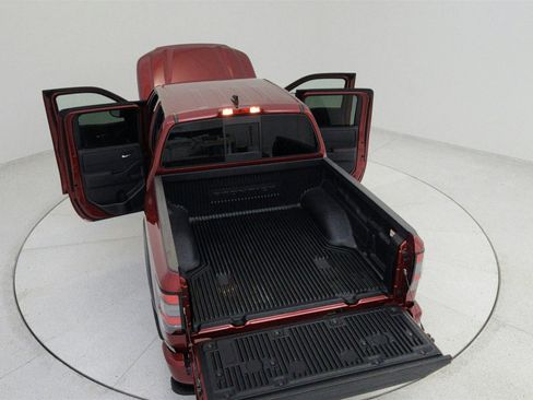 Used 2022 Nissan Frontier PRO-4X w/ Technology Package image 18