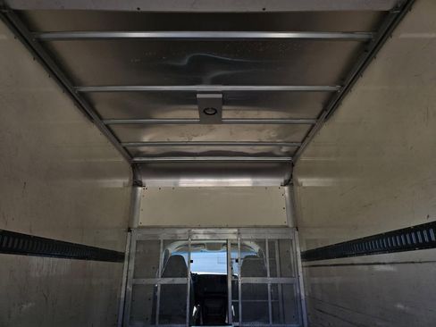 Used 2006 Chevrolet Express 3500 image 11