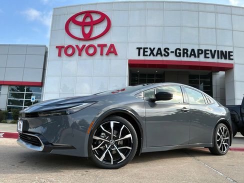 New 2026 Toyota Prius Plug-In Hybrid FWD image 2