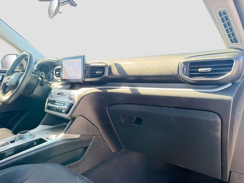 Certified 2023 Ford Explorer XLT w/ Equipment Group 202A image 31