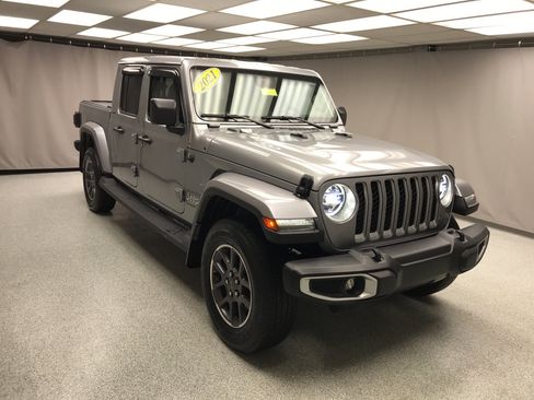 Used 2021 Jeep Gladiator Overland w/ Popular Equipment Package AWD/4WD image 6