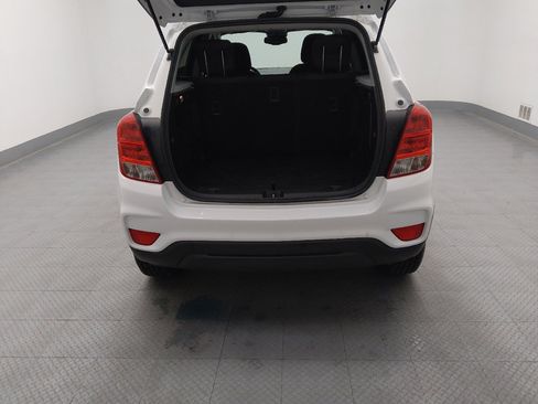 Used 2020 Chevrolet Trax LS AWD/4WD image 29