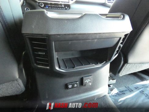 Used 2024 Toyota Tundra Limited AWD/4WD image 46