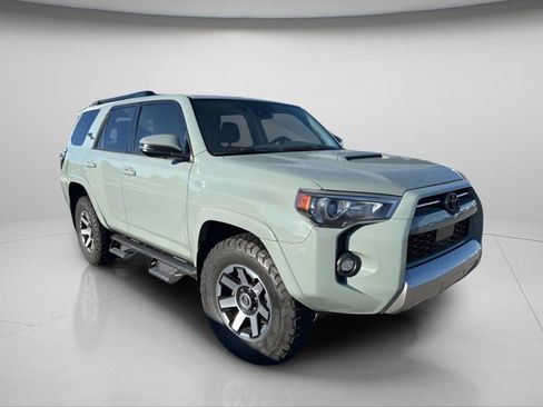 Used 2022 Toyota 4Runner TRD Off-Road Premium w/ Moonroof Package image 2