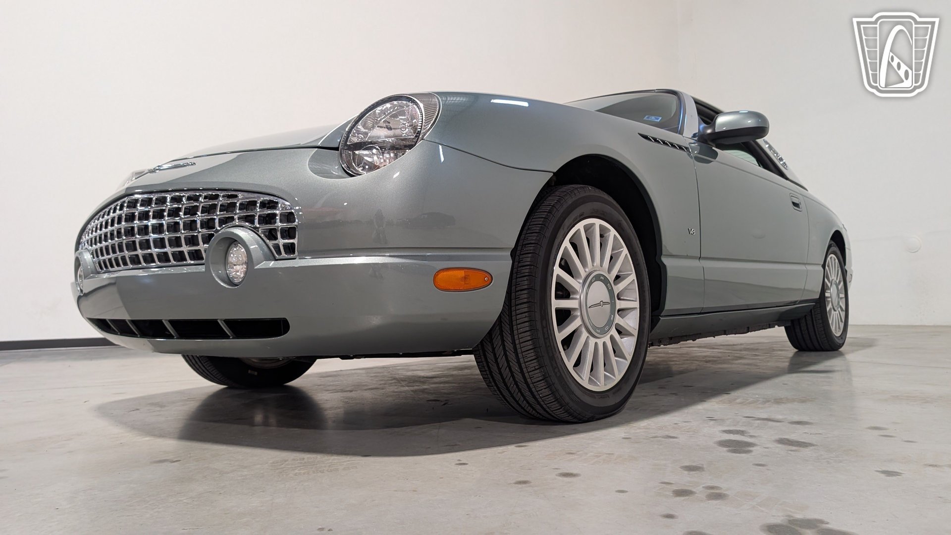 Used 2004 Ford Thunderbird Pacific Coast RWD image 4