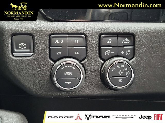 Used 2025 Chevrolet Silverado 2500 LTZ AWD/4WD image 14