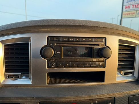 Used 2007 Dodge Ram 1500 Truck SLT image 16