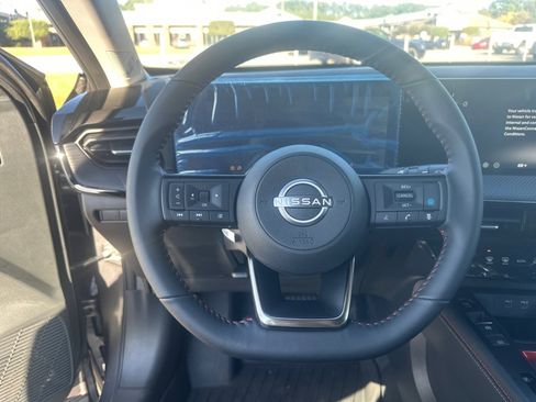 New 2026 Nissan Kicks SR image 23