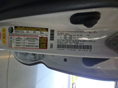 Used 2019 Toyota Tacoma TRD Off-Road AWD/4WD image 25