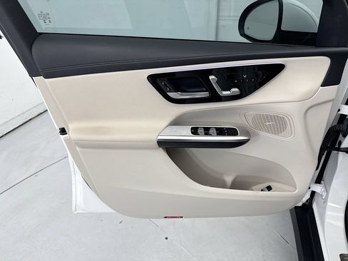 Used 2023 Mercedes-Benz GLC 300 image 23