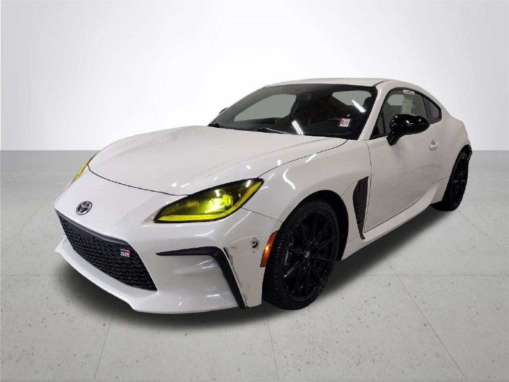 Used 2023 Toyota GR86 Premium w/ ALL Weather Mat Package (TMS) RWD image 2