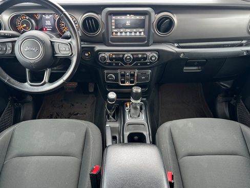 Used 2022 Jeep Gladiator Willys image 13